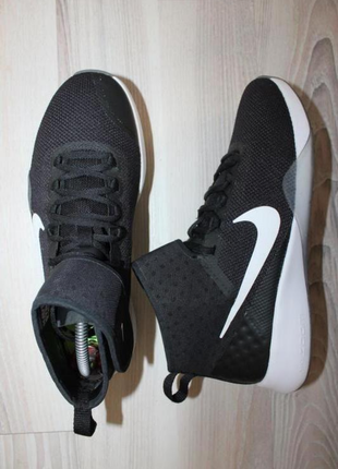 Кросівки жіночі nike air zoom strong 2