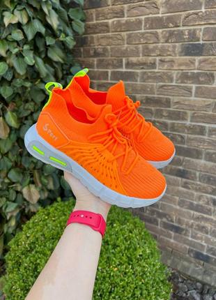 Легенькі кросівки