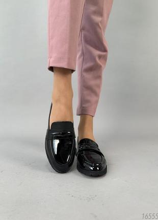 Чорні лаковані лакові класичні туфлі лофери лак3 фото