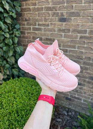 Легенькі кросівки