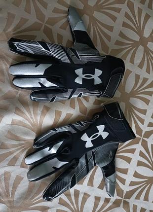 Перчатки рефлективные футбольные иглыперские оригинальные under armour f7 football gloves