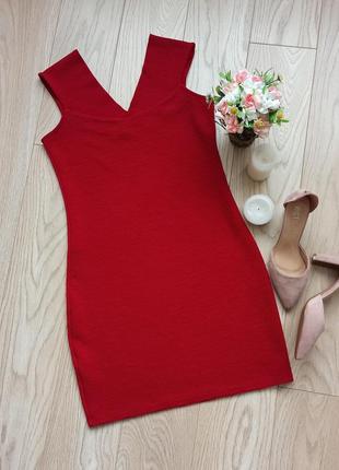 Классическое короткое красное платье