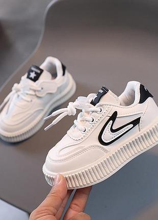 Кроссовки для детей