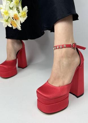 Туфли на каблуках с квадратным носком атласные черные красные бежевые айвори