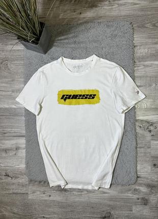 Оригінальна, білоснісніжна футболка від крутого бренду “guess”