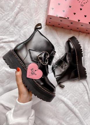 Жіночі черевики dr.martens x lazy oaf