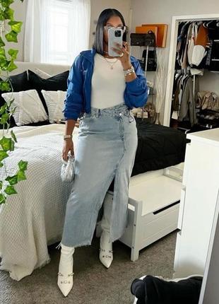 Шикарная стильная юбка zara джинсовая меди с разрезом1 фото