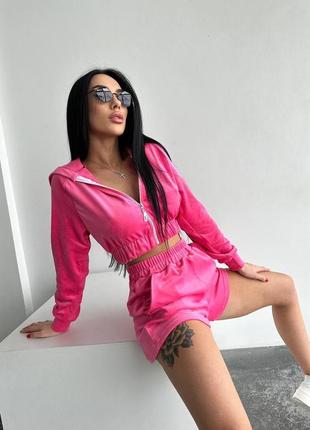 Жіночий спортивний велюровий костюм з шортами літній літо