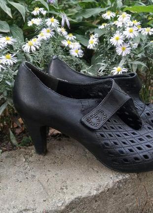 Polann брендовые туфли на маленьком каблучке кожа с буквой в3 фото