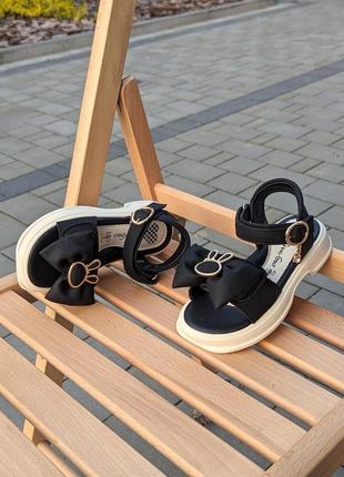 Босоніжки для дівчинки