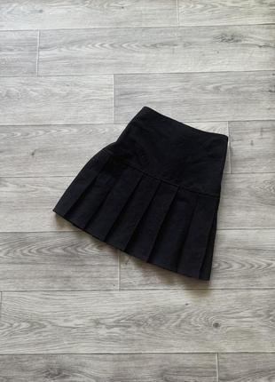 Черная юбка плиссе