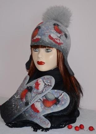 Комплект валяный шапка и варежки снегири на ветках рябины4 фото