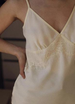 Топ на бретелях в бельевом стиле, блуза