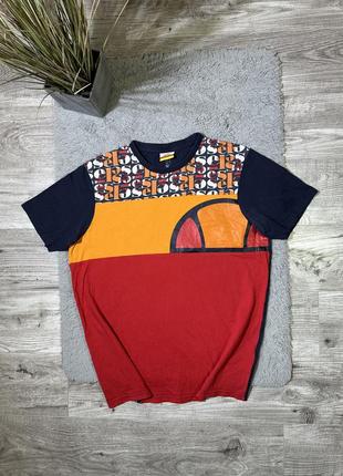 Оригинальная, монограммная футболка от бренда “ellesse”