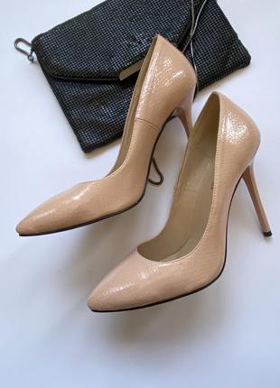 Женские туфли на каблуке пудрового цвета1 фото