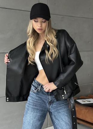 Женская черная куртка косуха из искусственной кожи2 фото