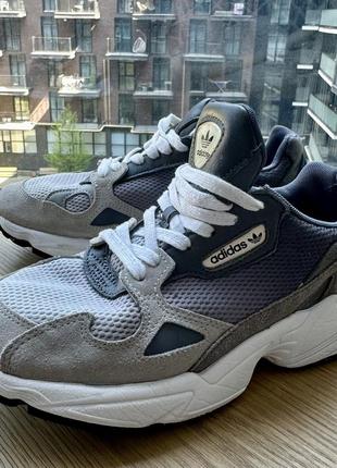 Кросівки adidas falcon ee5106 у рідкісному колорвеї