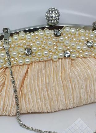 Сумочка з вишивкою намистинами