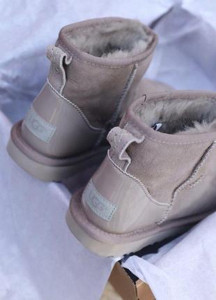 Женские ugg mini mokko glossiness серые8 фото