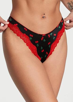 Веселые и игривые трусики-стринги с высокой посадкой victoria’s secret
