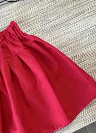 Яркая красная юбка с вышивкой для девочки 6-8 лет8 фото