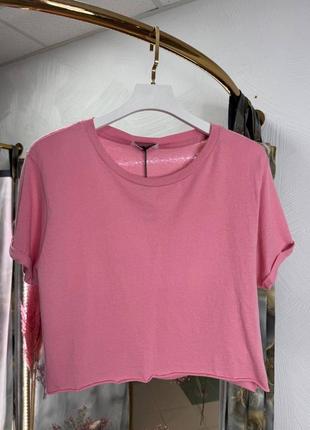 Укороченная футболка нежно-розового цвета