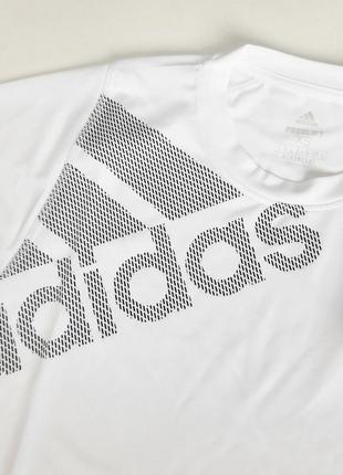 Оригінальна легка спортивна футболка adidas freelift badge of sport graphic tee / dv13133 фото