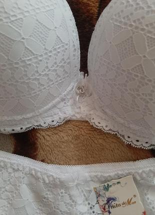 Комплект нижнего белья с кружевом