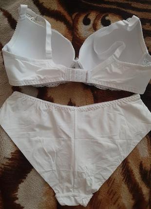 Комплект нижнего белья с кружевом