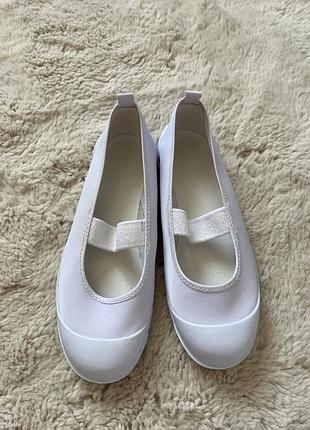 Туфли белые школьные 32-33 размер