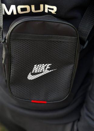 Крутой и современный мессенджер nike, молодежный, удобный, компактный, черный базовый мессенджер