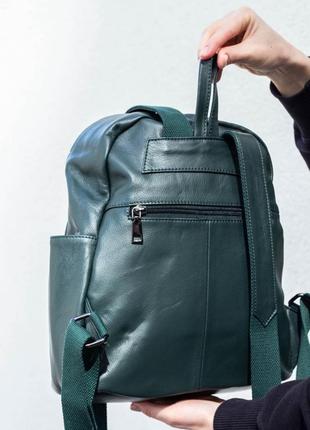 Женский стильный и качественный рюкзак из натуральной кожи зеленый7 фото
