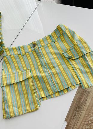 Юбка с выпуклыми накладными карманами