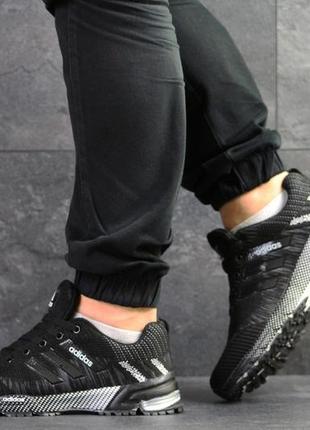 Модні весняні чоловічі кросівки adidas marathon