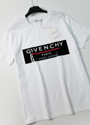 Футболка чоловіча givenchy