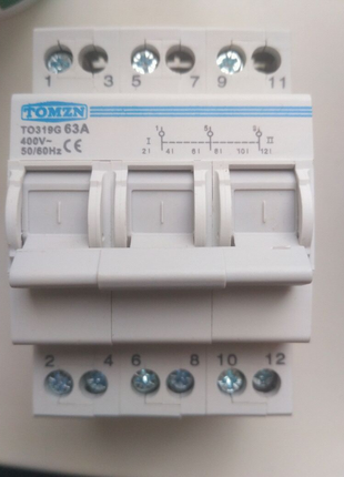 Tomzn. перемикач резервного живлення, 3-х полюсний.