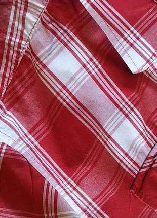 Бело-красная клетчатая рубашка с коротким рукавом3 фото