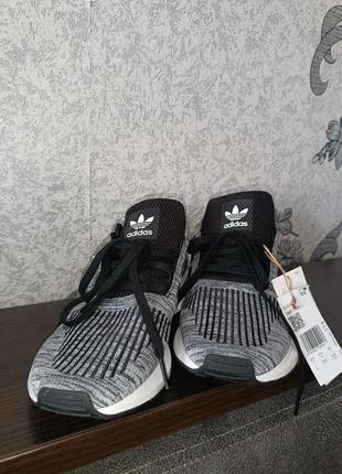 Кроссовки adidas5 фото