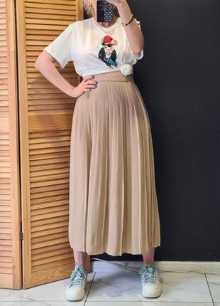 Плисерированная бежевая юбка от uniqlo, новая, s4 фото