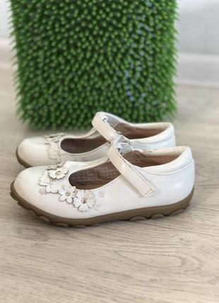 Белые праздничные туфли на девочку р. 271 фото