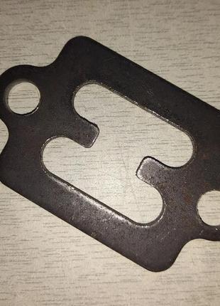 Направляющая пластина кулисы кпп мототрактора