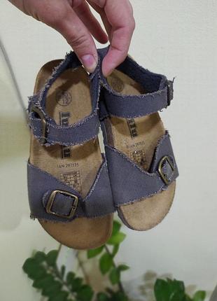 Босоніжки 8