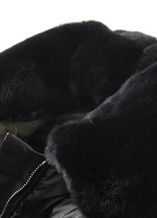 Чёрный пуховик moncler черный пуховик монклер женская куртка с мехом2 фото