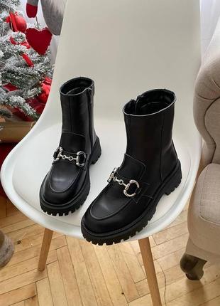 Зимові ботинки чорні жіночі шкіряні5 фото