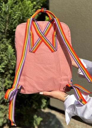 Пудровий, рожевий жіночий рюкзак з райдужними ручками kanken c...4 фото