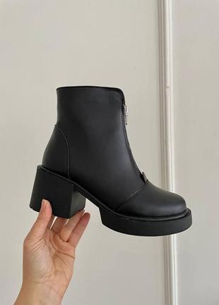 Жіночі ботинки чорні зимові шкіряні 40 р3 фото