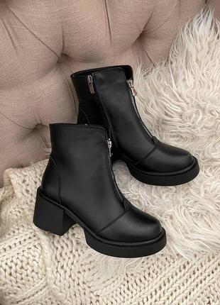 Жіночі ботинки чорні зимові шкіряні 40 р7 фото