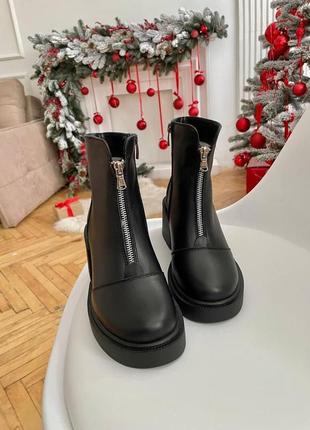 Жіночі ботинки чорні зимові шкіряні 40 р10 фото