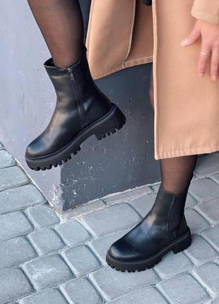 Жіночі зимові черевики челсі чорні шкіряні 36 р10 фото