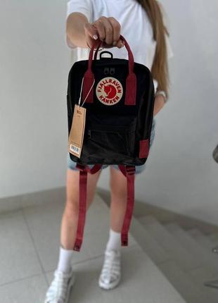 Чорний рюкзак з бордовими ручками kanken mini 7 l, канкен.2 фото